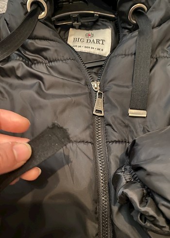 Siyah Kapüşonlu Fermuarlı Kadın Mont - Görsel 4