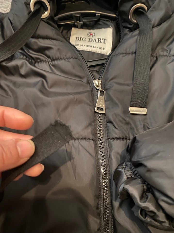 Siyah Kapüşonlu Fermuarlı Kadın Mont - Görsel 4