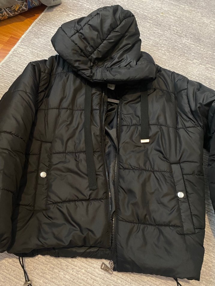 Siyah Kapüşonlu Fermuarlı Kadın Mont - Görsel 3