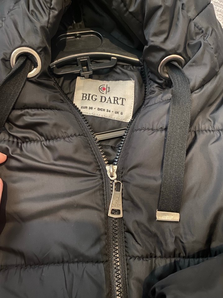 Siyah Kapüşonlu Fermuarlı Kadın Mont - Görsel 2