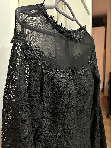 Siyah dantel detaylı uzun kollu elbise - Görsel 2