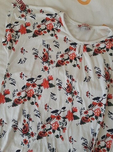 Diğer Çiçekli t-shirt