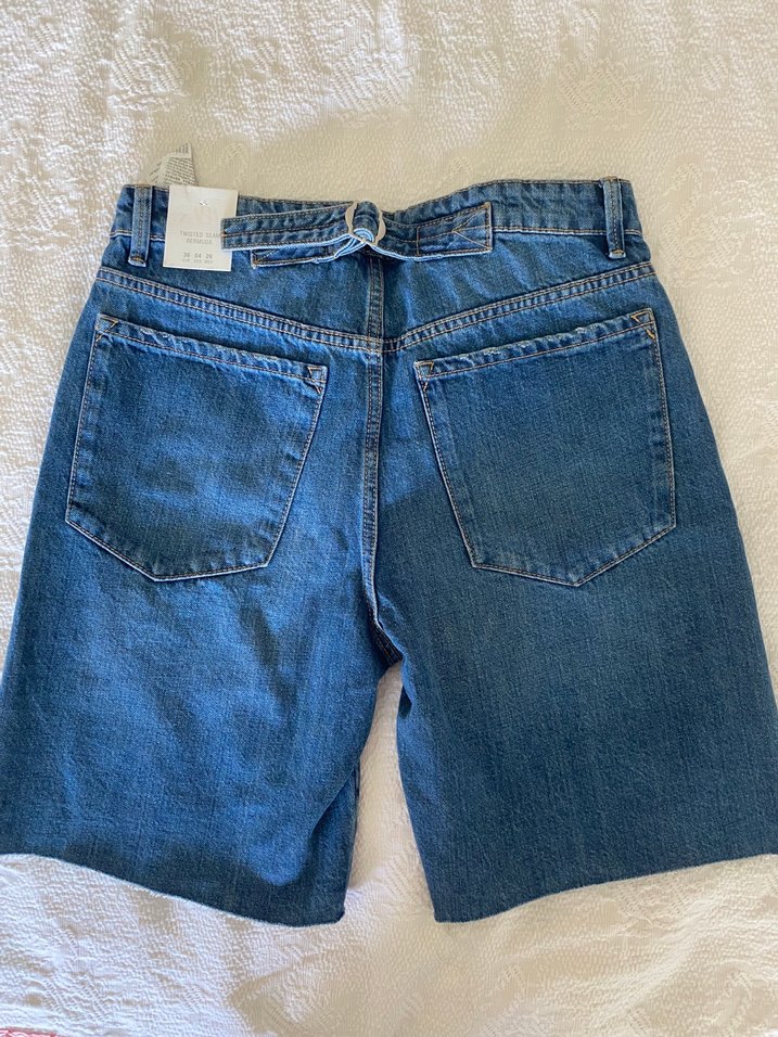 Düğmeli Mini Mavi Denim bermuda Şort - Görsel 4