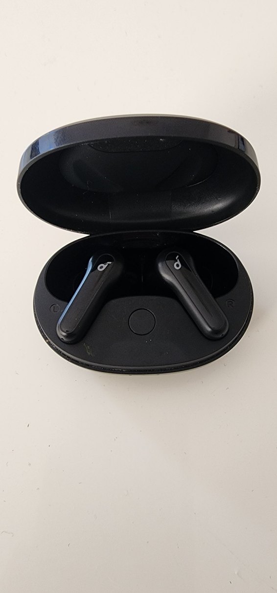 Siyah Kablosuz Kulaklık Kutusu - Görsel 2