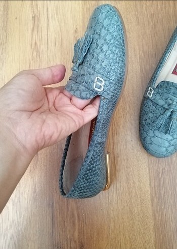 Gri Mavi Yılan Desenli Püsküllü Loafer, babet - Görsel 4