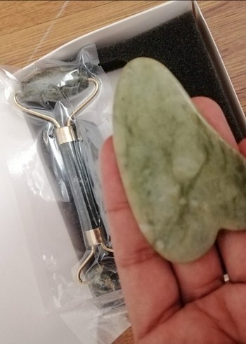 Doğal Yeşim Taşı Yüz Masaj Rulosu ve Guasha Taşı - Görsel 2