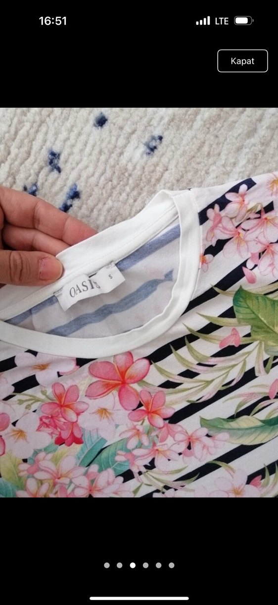 Çiçek Nakışlı Uzun Çizgili Elbise - Görsel 4