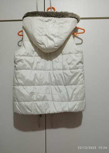 Kız Çocuk Beyaz Kapüşonlu Yelek - Görsel 3