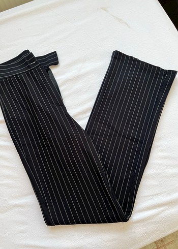 Kadın Siyah Çizgili Pliseli Kumaş Pantolon - Görsel 2