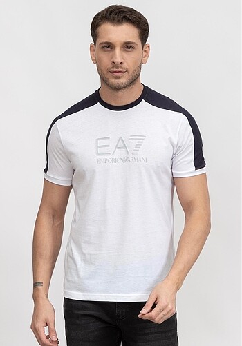 EA7 T-shirt