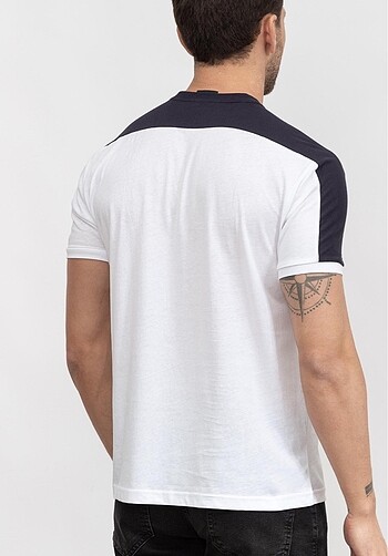 Emporio Armani EA7 T-shirt