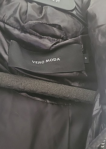 Vero Moda Kadın Siyah Uzun Kürklü Kışlık Mont
