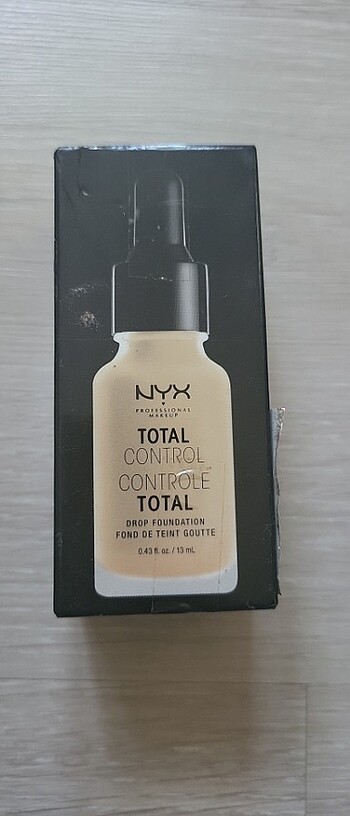 Nyx Pro Drop Fondoten Light Clair
