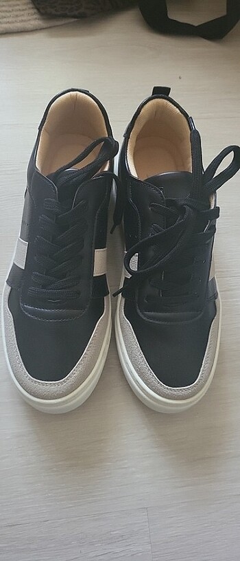inci İnci Siyah Sneaker
