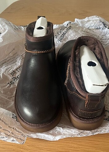 37 Beden kahverengi Renk UGG Classic Ultra Mini Lthr Regen Kadın Kahverengi Bot