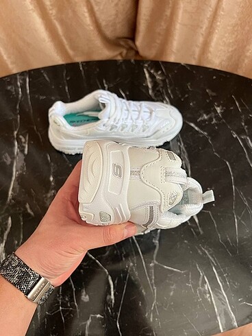 37 Beden Skechers Dlites Biggest Fan