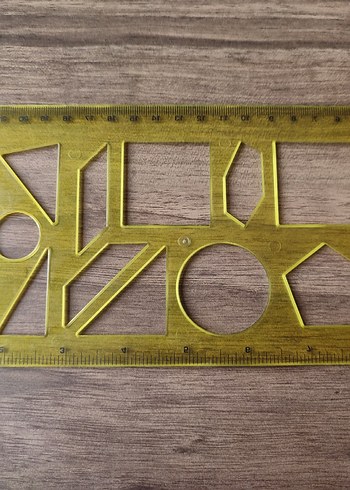 Altın Renkli Geometrik Şekilli Cetvel