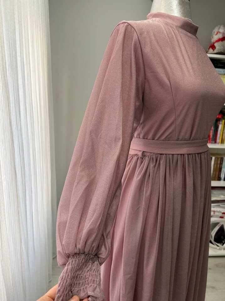 Bej Yüksek Yakalı Uzun Salaş Elbise - Görsel 4