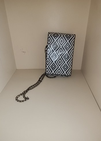 Diger Zincir Detaylı Yılan Desenli Gri Kadın Portföy Çanta