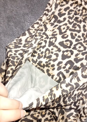 sırtı açık halter yaka leopar crop - Görsel 3