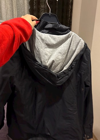 Gri Düğmeli Kadın Yağmurluk - Görsel 3