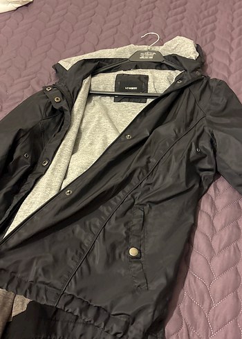 Gri Düğmeli Kadın Yağmurluk - Görsel 5