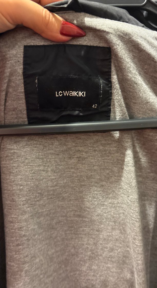 Gri Düğmeli Kadın Yağmurluk - Görsel 4