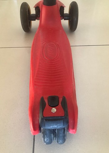 Diğer Kırmızı Renkli Çocuk Scooter'ı