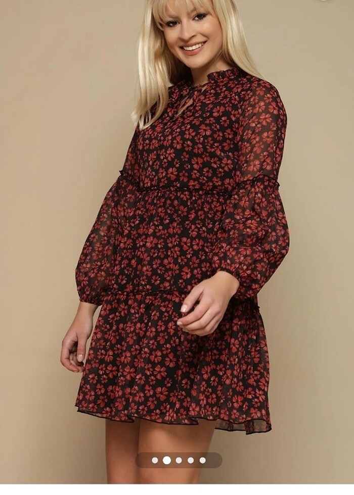 Kırmızı çiçekli balon kollu şifon elbise - Görsel 2