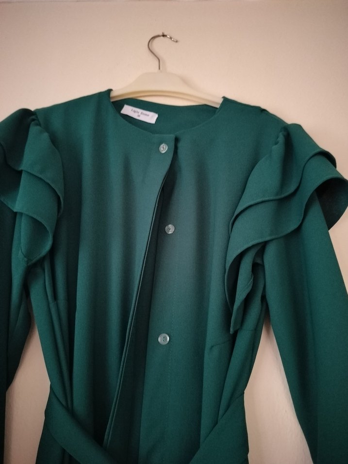 Light Stone  Zümrüt Yeşili Fırfırlı Tesettür Elbise - Görsel 4