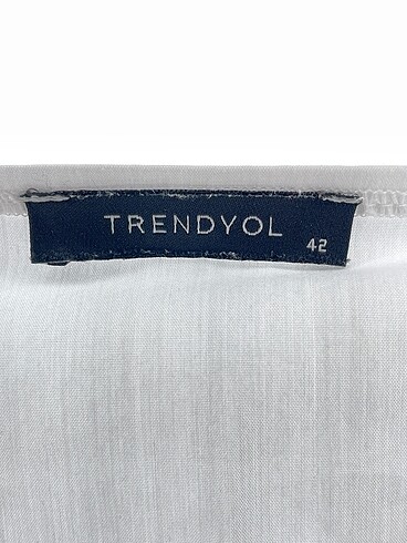 42 Beden beyaz Renk Trendyol & Milla Bluz %70 İndirimli.