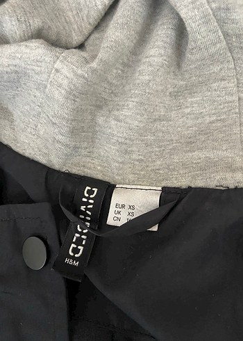 H&M marka Siyah renk Gri Kapüşonlu Kadın yağmurluk - Görsel 3