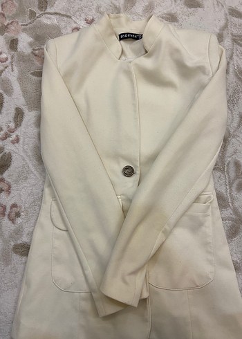 Düğmeli Beyaz Kadın Blazer - Görsel 2