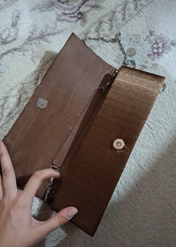 Kahverengi Pileli Kadın Abiye Çanta - Görsel 5