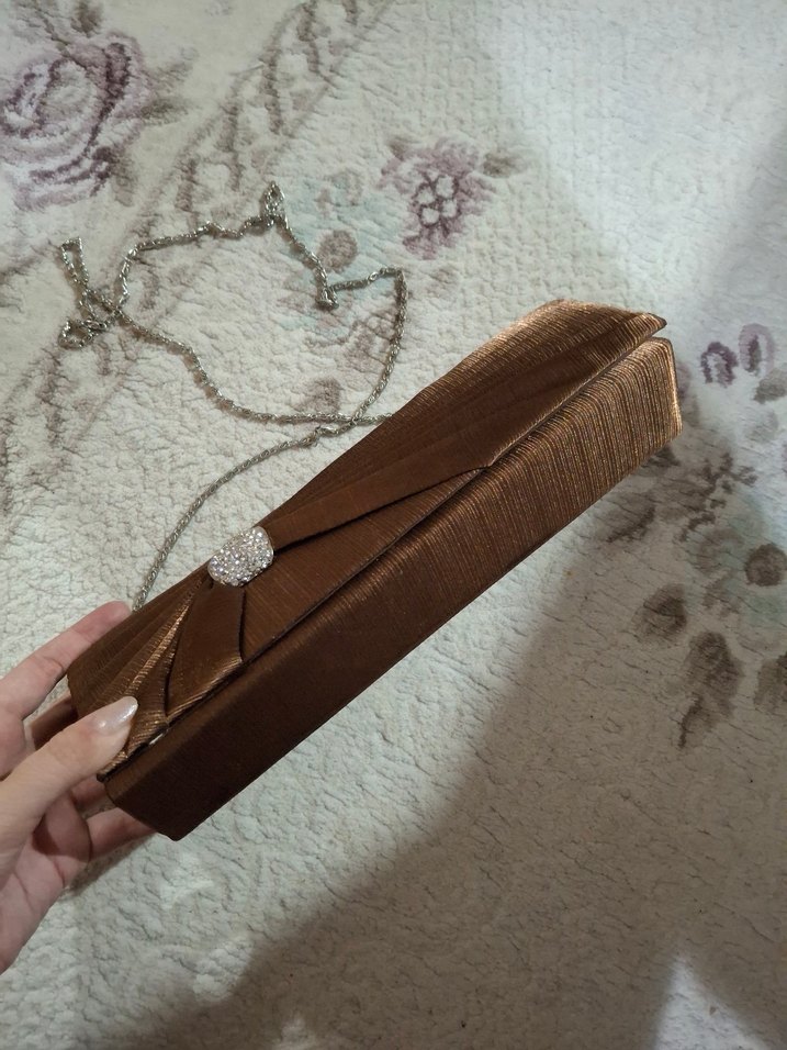 Kahverengi Pileli Kadın Abiye Çanta - Görsel 2