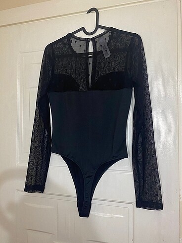 Trendyol & Milla Siyah puantiyeli bady suit