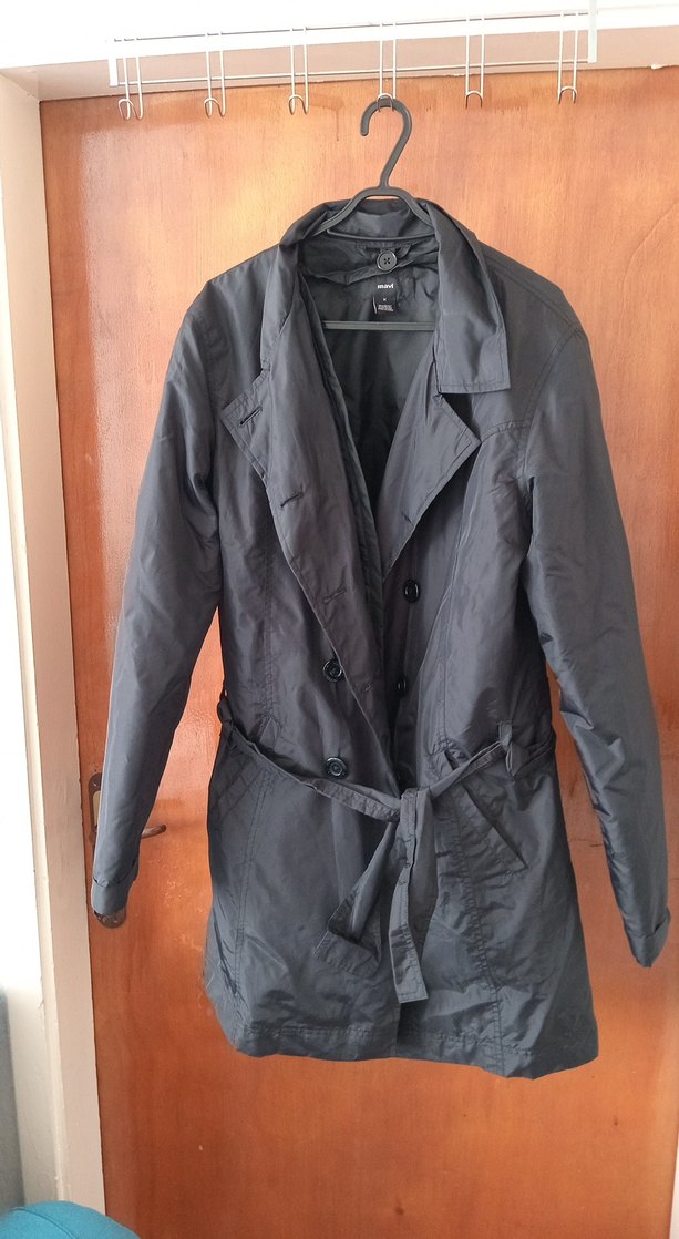 Kadın Siyah Kemerli Midi yağmurluk - Görsel 3