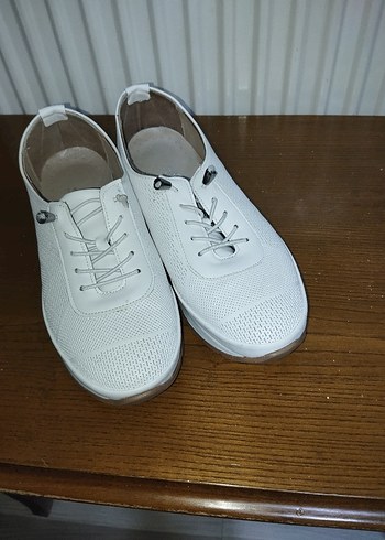Beyaz Kadın Spor Ayakkabı, Dolgu Topuklu