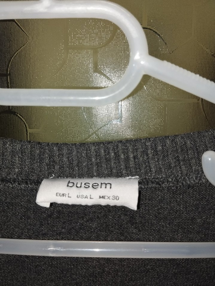 Gri V Yakalı Kadın Triko Kazak - Görsel 2