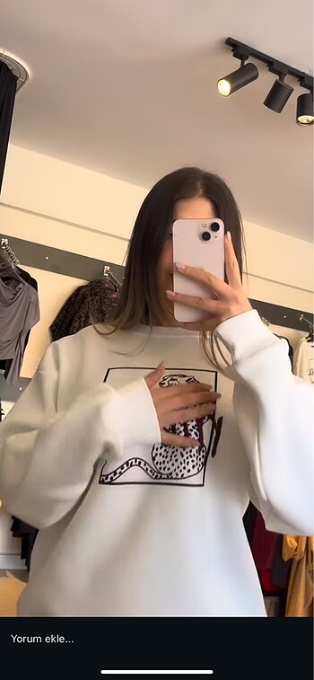 Sweatshirt