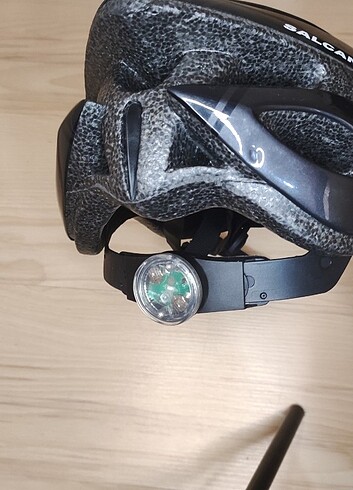Salcano temiz durumda sıfır ayarında bisiklet kaskı - Görsel 5