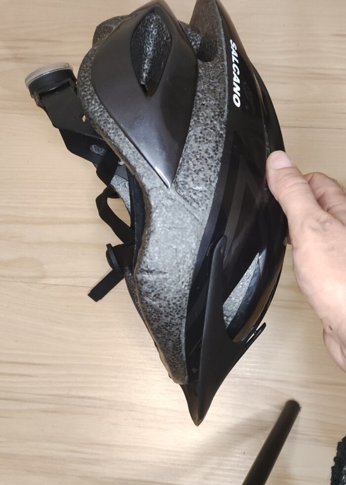 Salcano temiz durumda sıfır ayarında bisiklet kaskı - Görsel 3