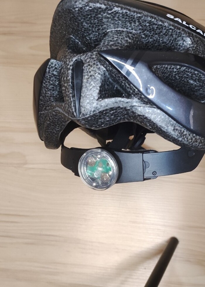 Salcano temiz durumda sıfır ayarında bisiklet kaskı - Görsel 5