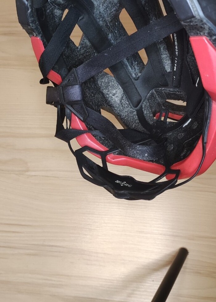 Rockrider bisiklet kaskı S beden genel olarak temiz durumda - Görsel 2