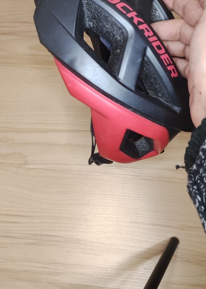 Rockrider bisiklet kaskı S beden genel olarak temiz durumda - Görsel 3