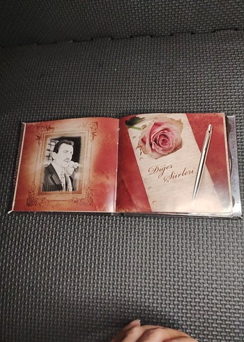 Muhsin Yazıcıoğlu - Hücrelerde Darmaklıklar Gül Açtı CD - Görsel 4