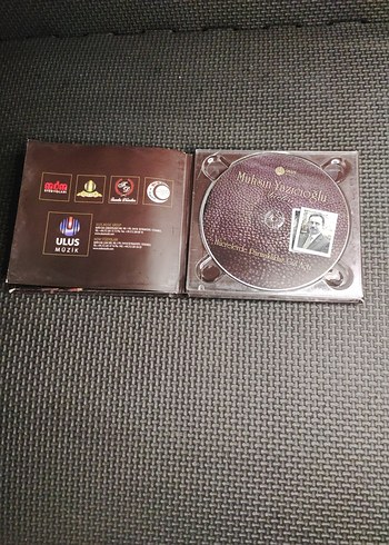 Muhsin Yazıcıoğlu - Hücrelerde Darmaklıklar Gül Açtı CD - Görsel 2