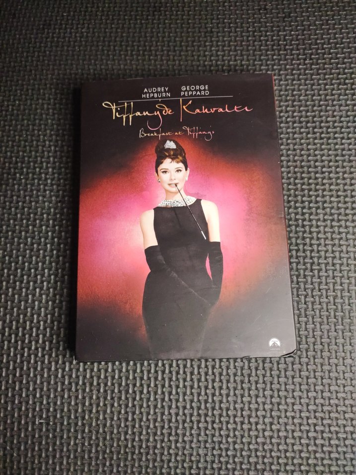 Tiffany Kahrel CD Albümü - Breakfast at Tiffany's - Görsel 3