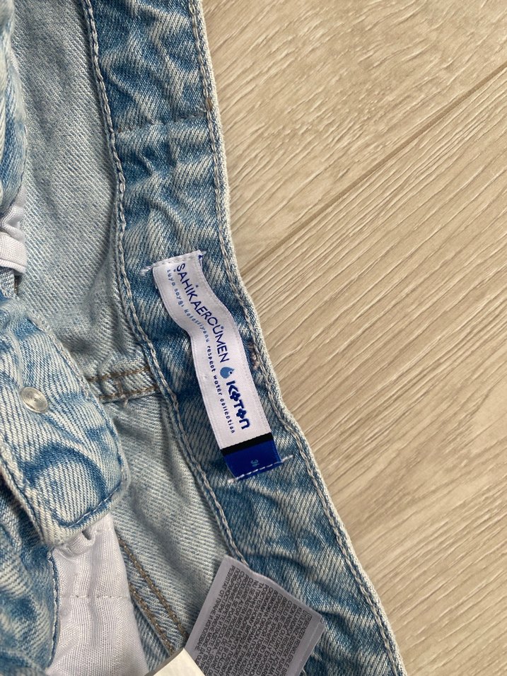 Düğmeli Salaş Mini Kot Şort - Görsel 2