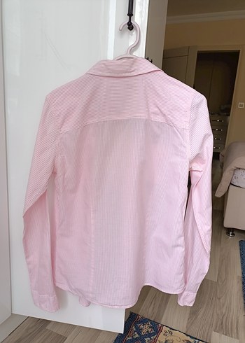 Pembe ince çizgili cepli pamuklu gömlek